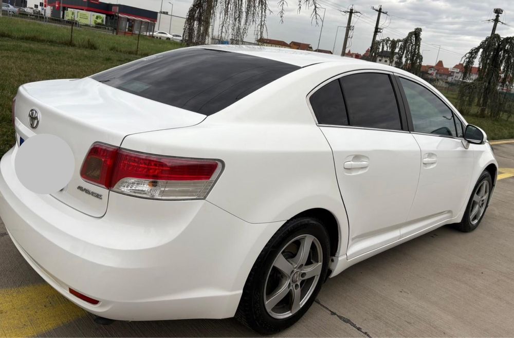 Vand Toyota Avensis GPL + Benzina 2011