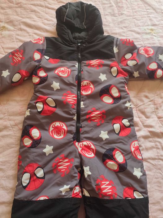 Зимен гащеризон на Спайдърмен