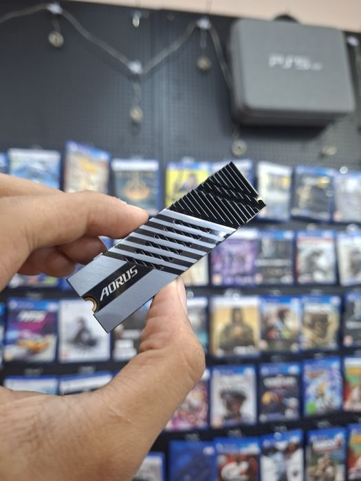 Продам SSD 2TB Aorus