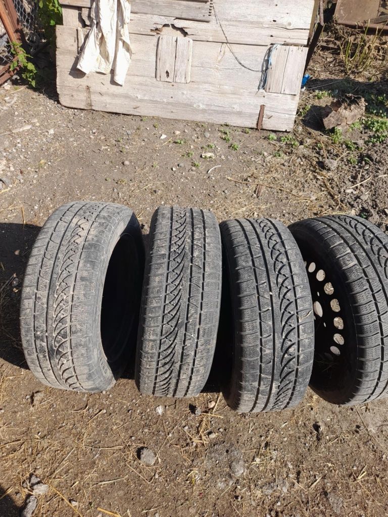 Продавам зимни гуми Петлас