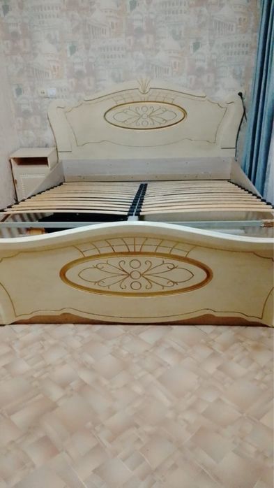 Продам двуспальную кровать