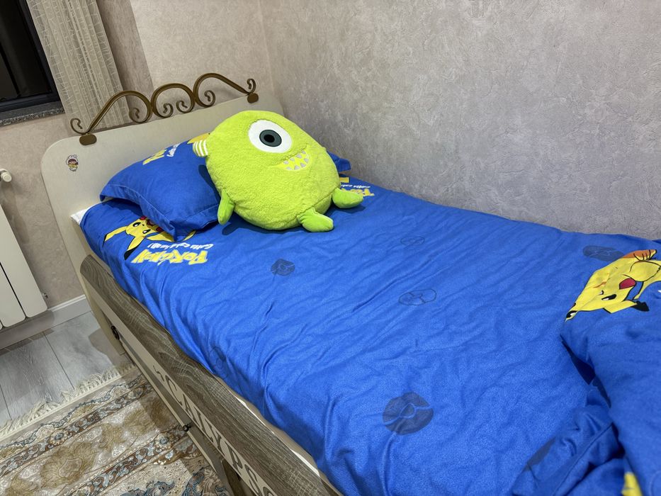 Kravat.  .    .     .     .