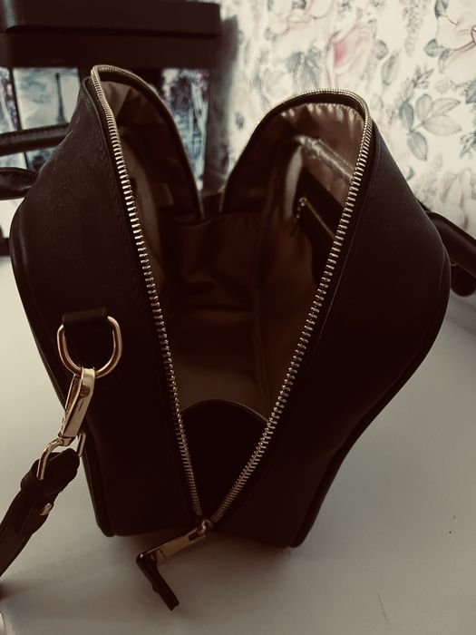 Продаю новую,не ношенную сумку от Миу миу