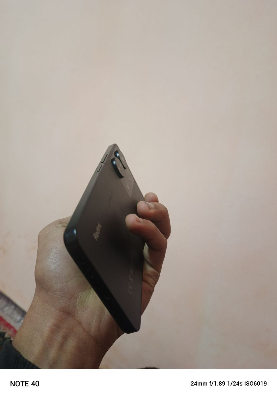Redmi 13C xotirasi 8+4 ga 256gb idial tel