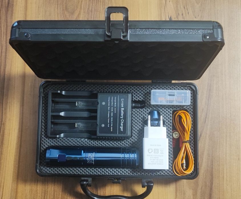 Aparat de tatuaje wireless, cu doua baterii si cablu rca