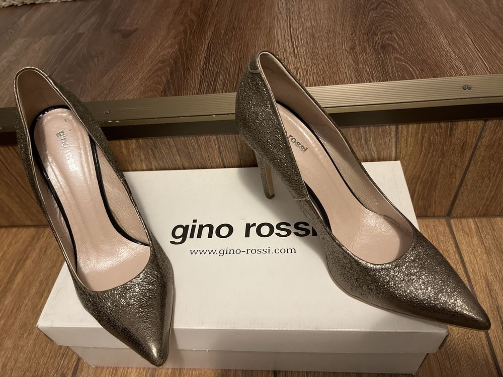 Vand pantofi de gala Gino rossi