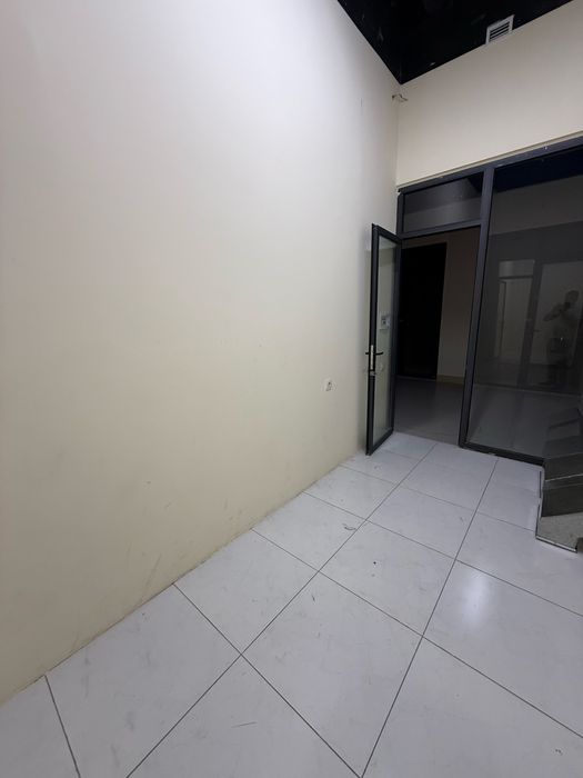 ИБН СИНО  БЕЛТЕПАДА Жойлашган 9кв Офис ва Склад учун АРЕНДАГА Берилади