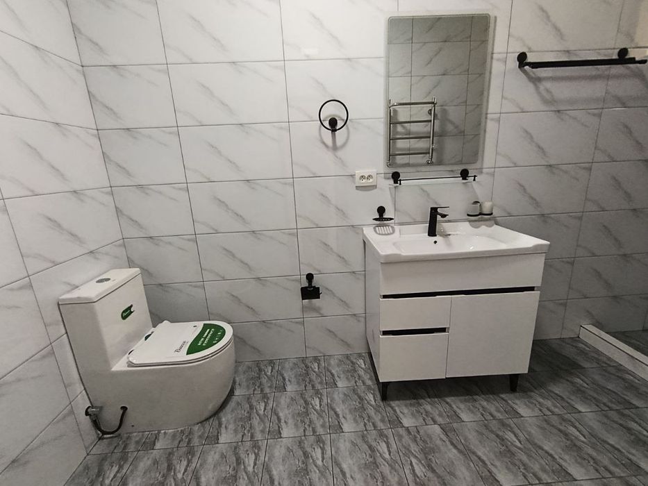 Срочна 11 хонали уй сотилади янги курилган тулик битказилган