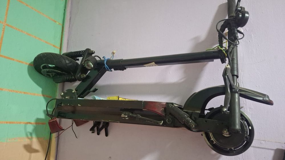 Продам самокат,без батарейки