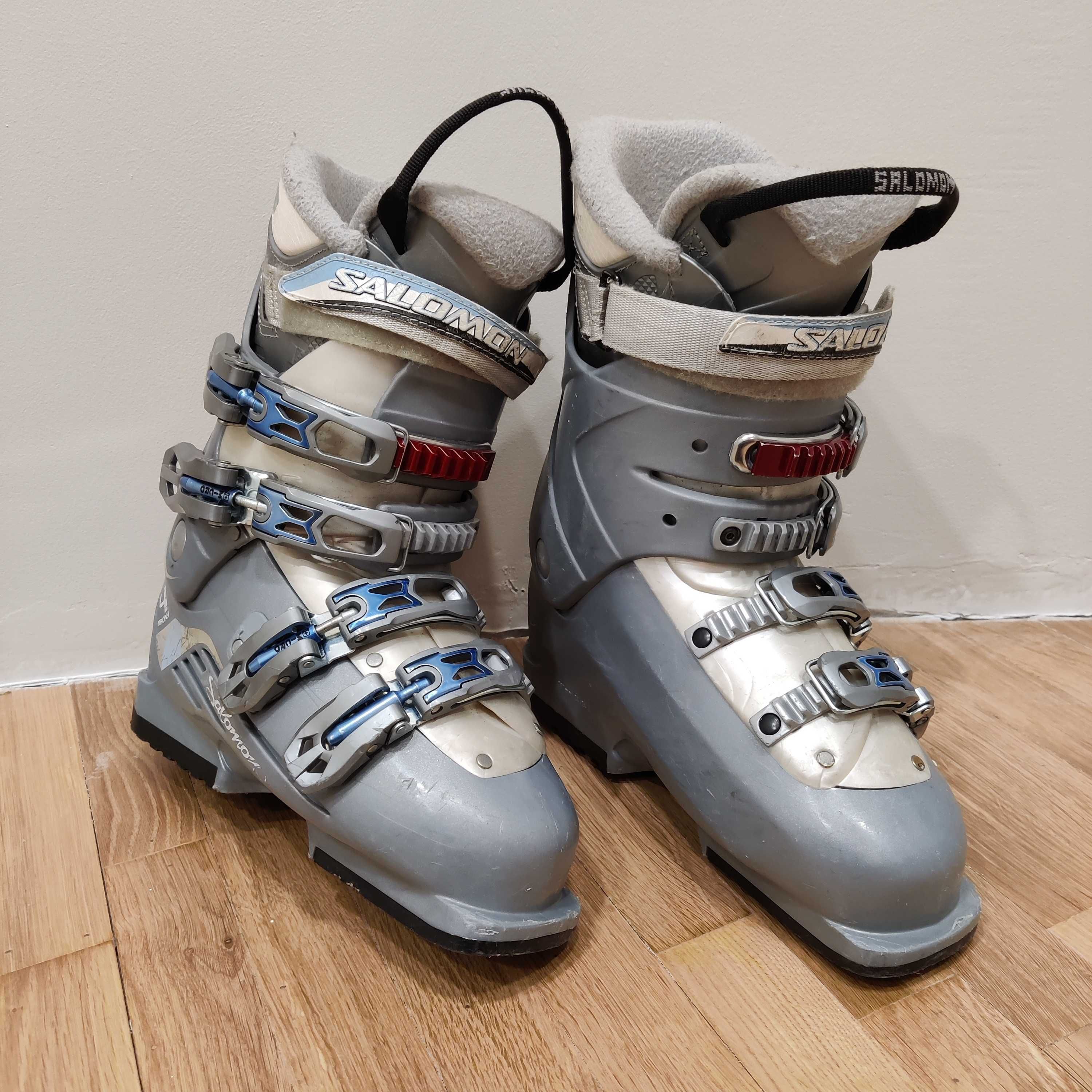 Горные лыжи женские K2, 147 см, крепления и ботинки.
