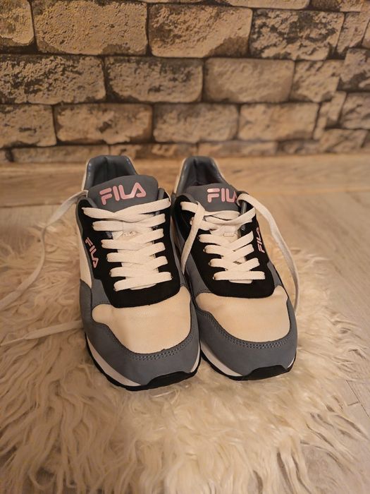 Adidasi FILA nepurtati