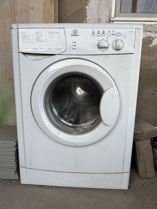 Стиральная машина indesit wiun82
