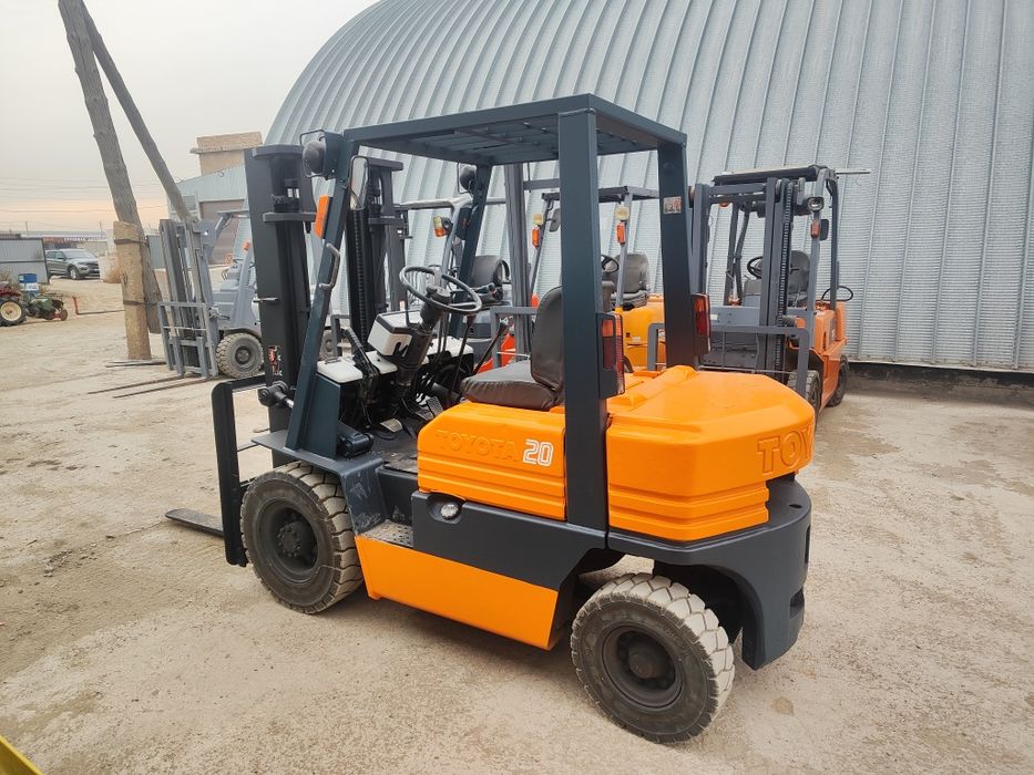 Продам вилочный погрузчик. Кара