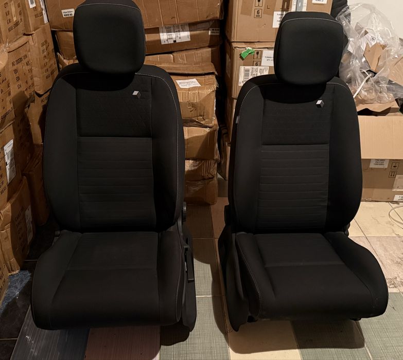 Предни седалки Рено Меган 3, 2015 год.