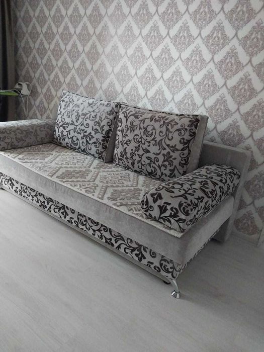 Продам диван в отличном состояний