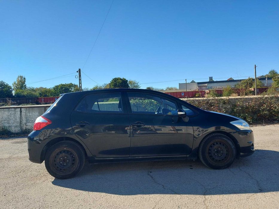 Toyota Auris 2010 Facelift, 1.33L, 99CP, 6MT + Roti de vara