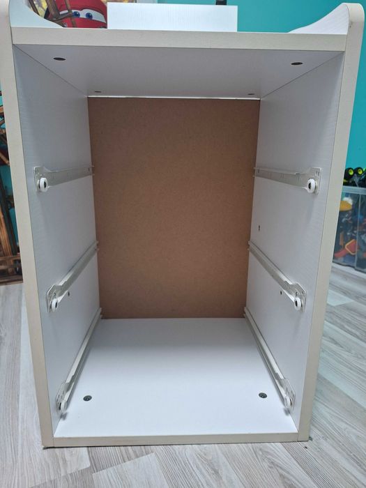 Подарявам легло с шкаф