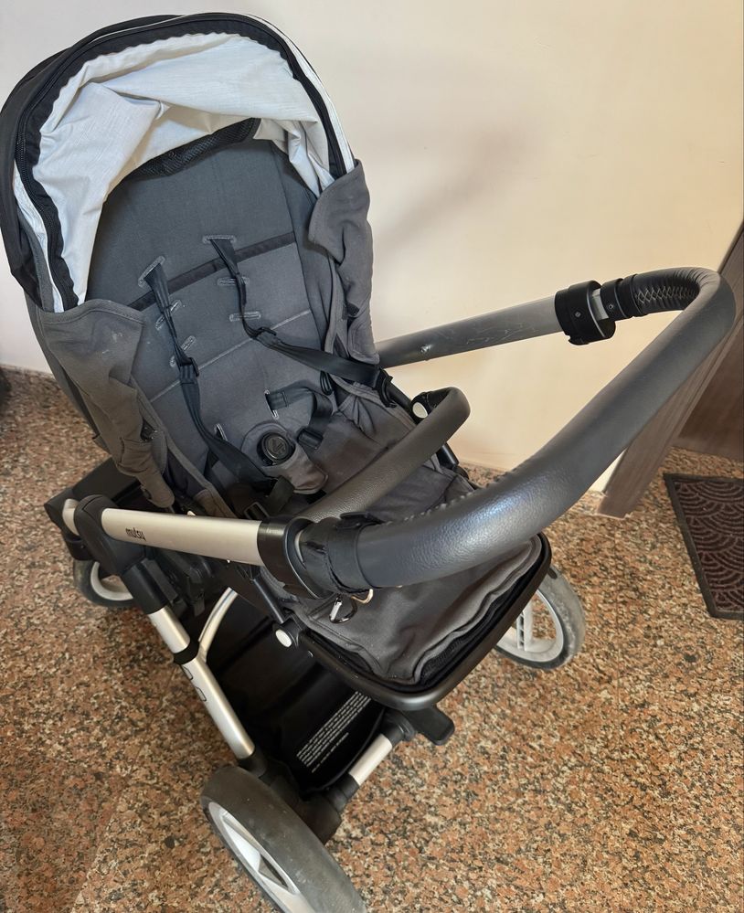 Продавам бебешла количка Mutsy Evo Bold Deep Grey летен и зимен кош