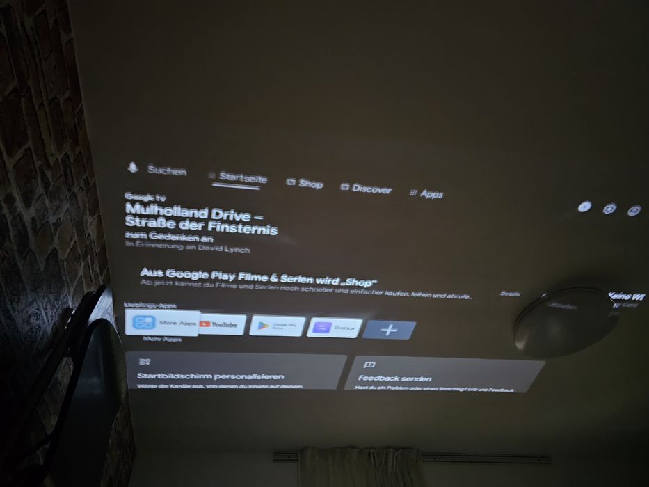 Vând proiector  ultra hd plus panza 72 inch