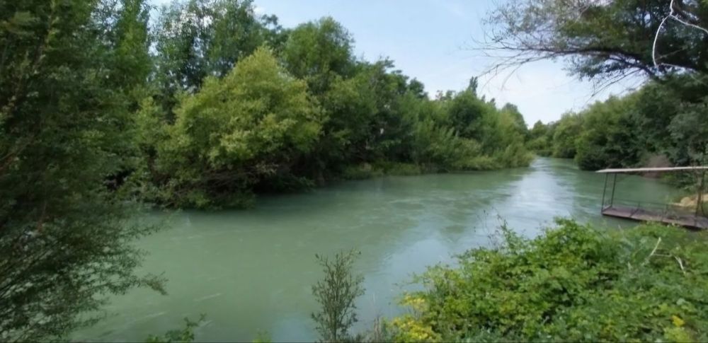 Продаётся домик у вдоль реки ЗАХ.