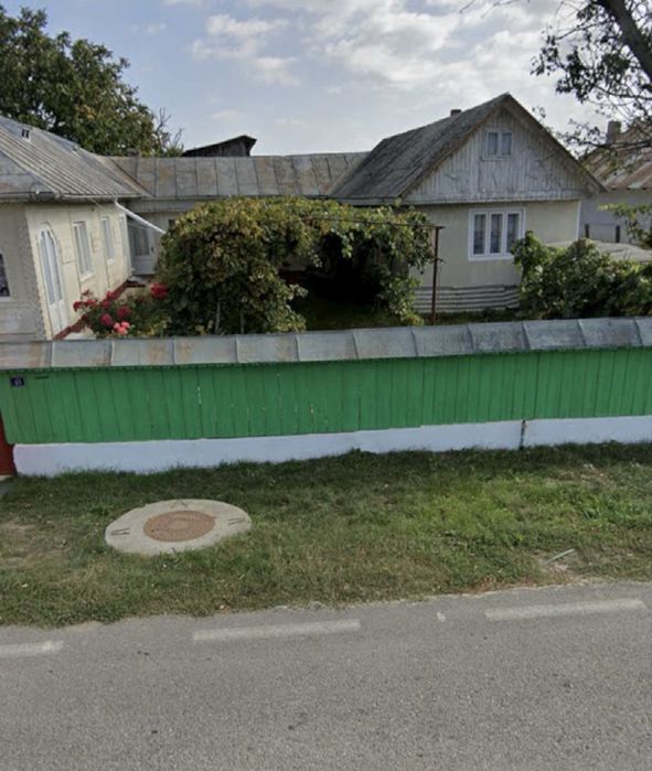 Vând casă și pământ în Timișești-zonă foarte bună