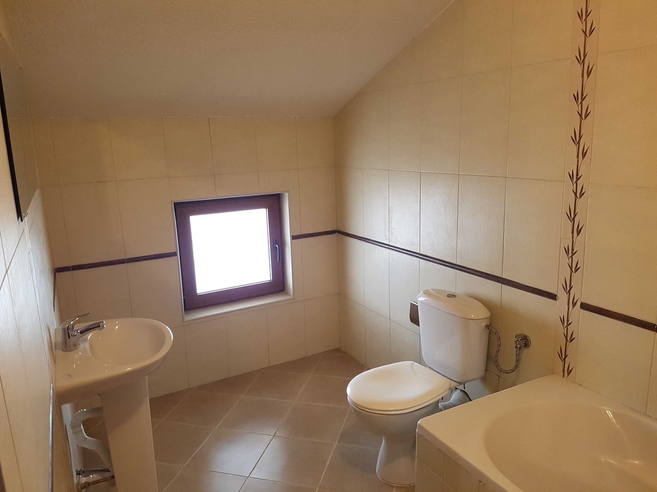Дава се под наем Къща в Банско - 600 кв.м за 1500 € - Снимка #7
