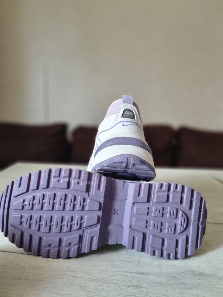 Нови дамски маратонки Nike