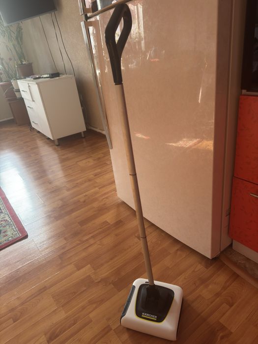 Электровеник Karcher KB 5 белый