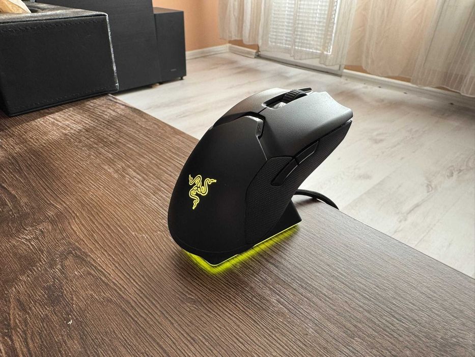 Гейминг мишка Razer - Viper Ultimate & Mouse Dock (станция) - оптична