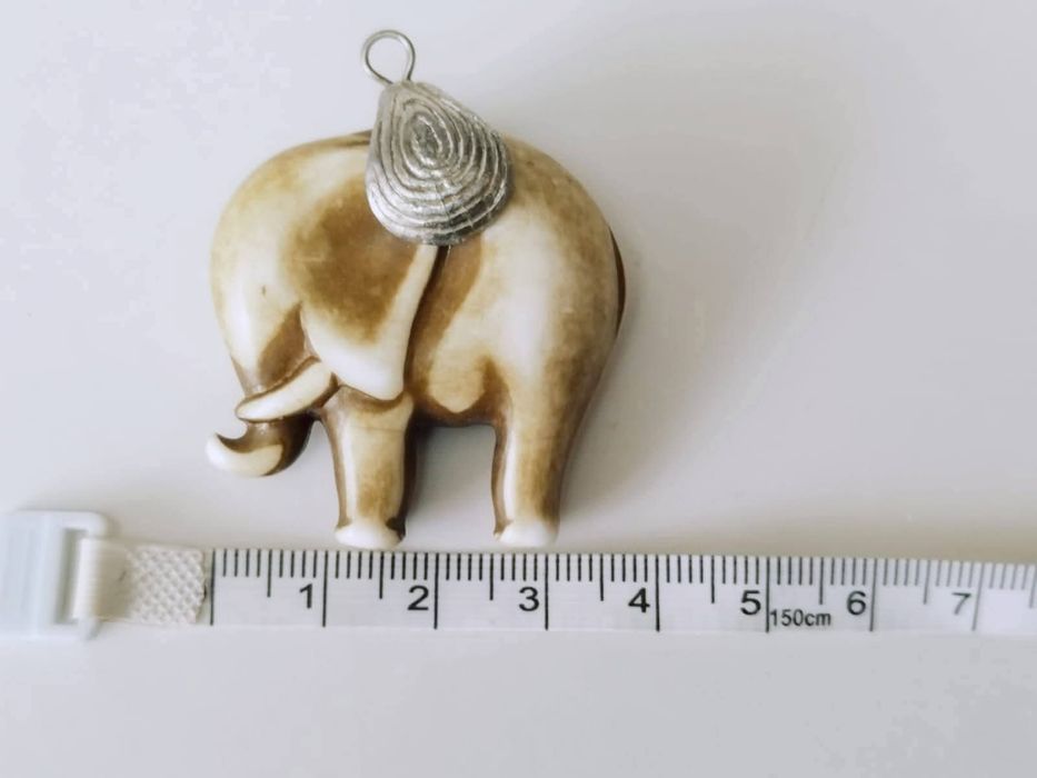 Pandantiv cu motiv etnic/tribal in forma de elefant
