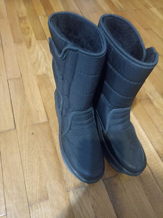 Vând cizme unisex  mărimea 38,5-39