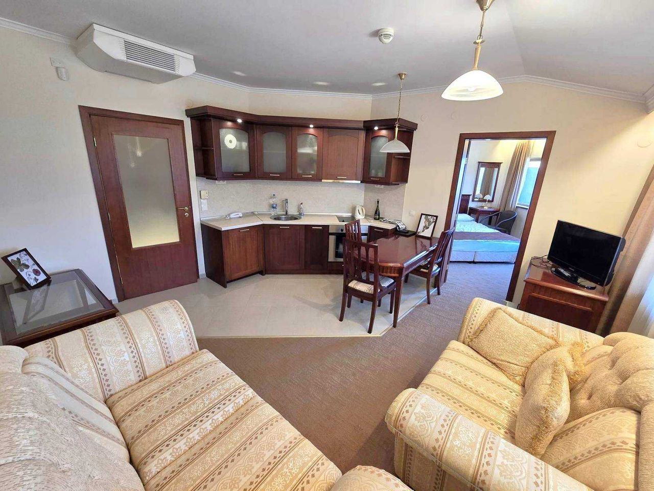 Продава се Двустаен апартамент в София, Гео Милев - 70 кв.м за 972 €/кв.м - Снимка #4