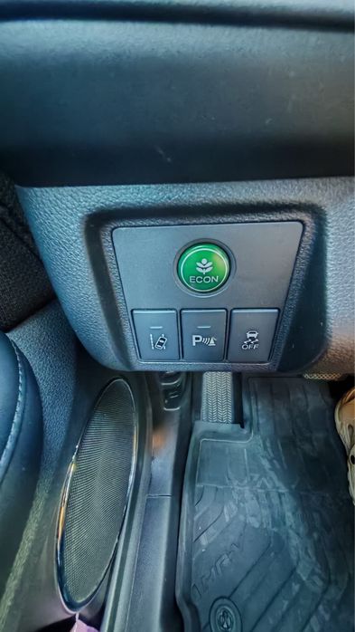 Honda HR-V 1.5 i - V tec Executive  Automatic -Panoramic -navi -camera