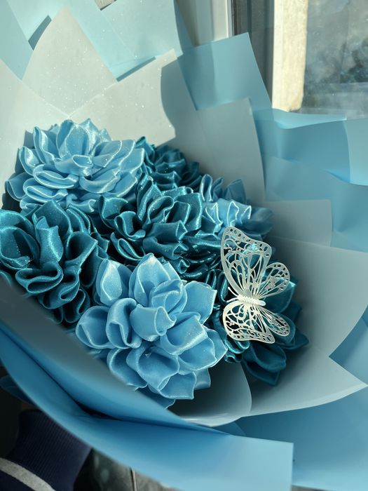 Buchet de flori din satin