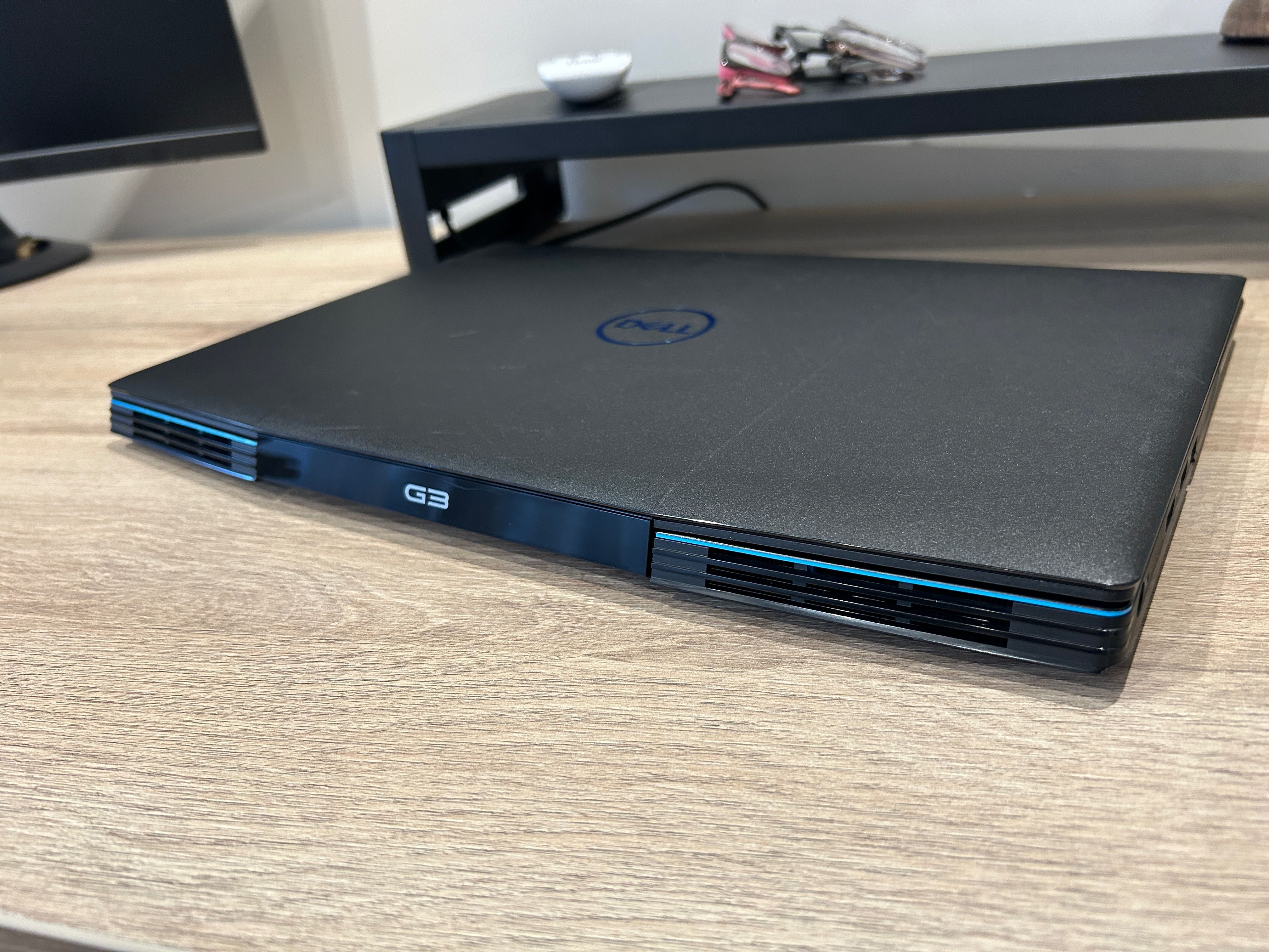 Лаптоп Dell G3 15 15.6”