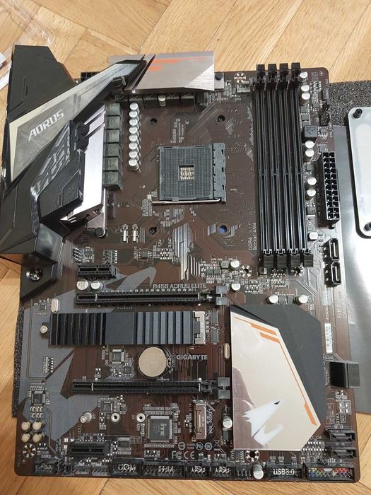 AMD Ryzen 5 3600 + Gigabyte B450 Aorus Elite