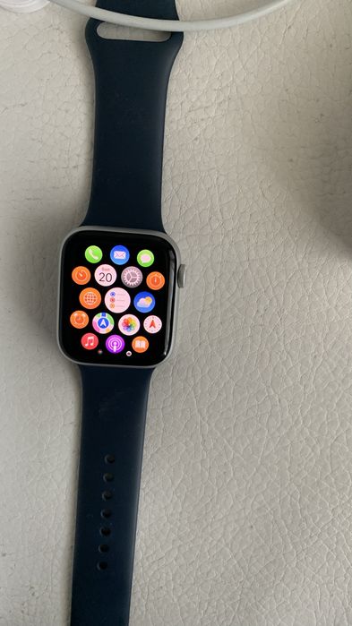 Apple watch se 2 v3 44mm 99% Battery health запазен