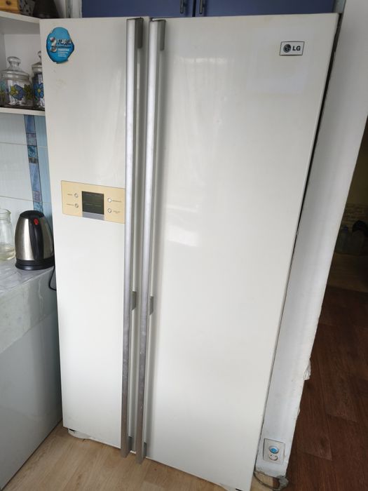 Двухкамерный холодильник LG