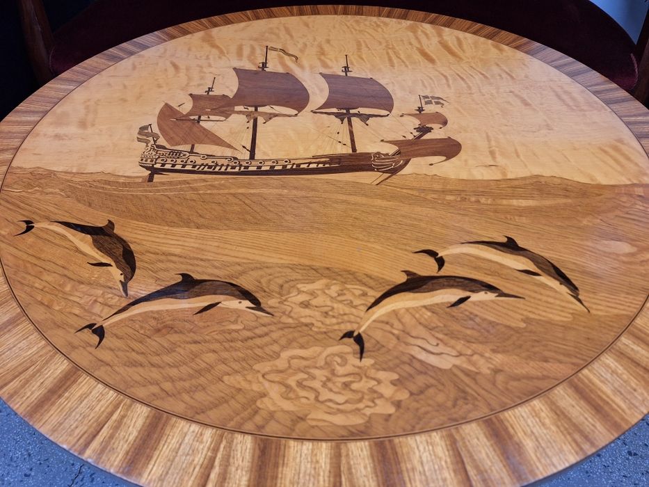 Маса с богата Интарзия