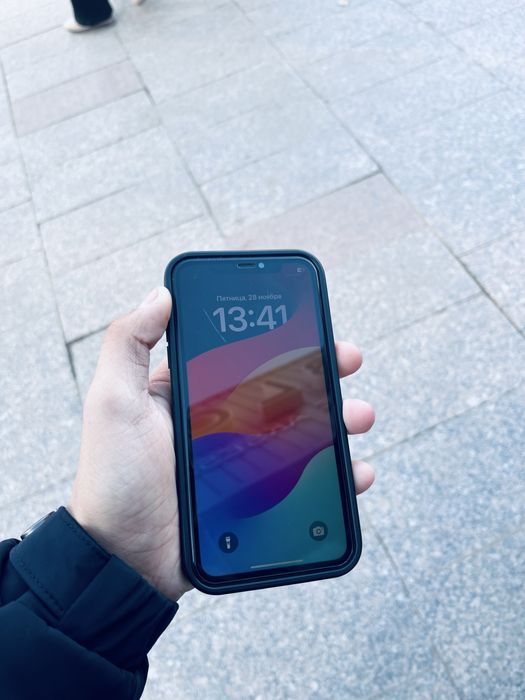 продам айфон 11 в идиале