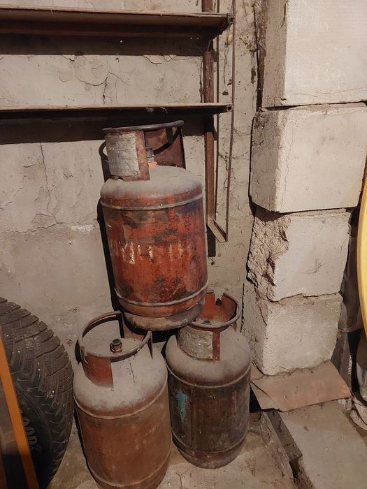 Газовые баллоны 3 штуки