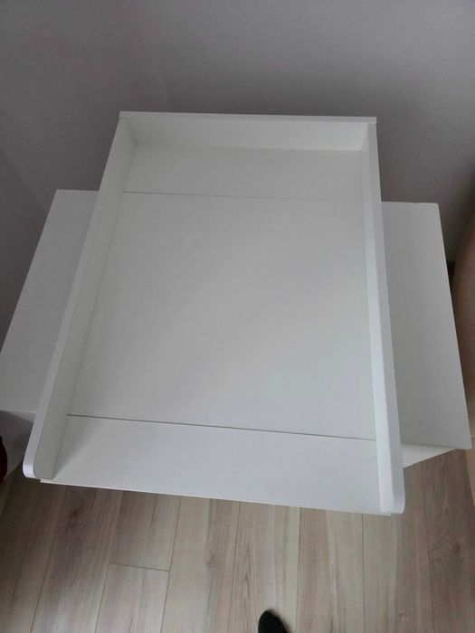 Masa infasat bebe cu sertare