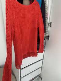 Червен италиански пуловер,сива жилетка с пера,сива туника