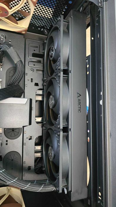 Компютър I9-13900к с доста периферия