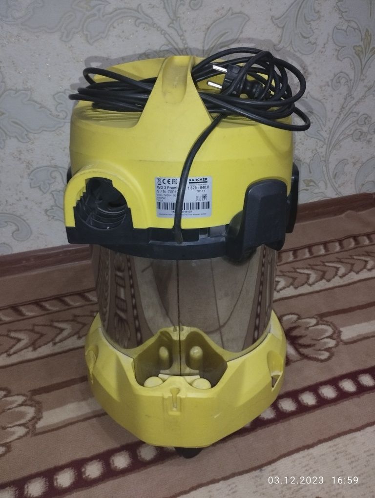 Пылесос Karcher WD 3 premium