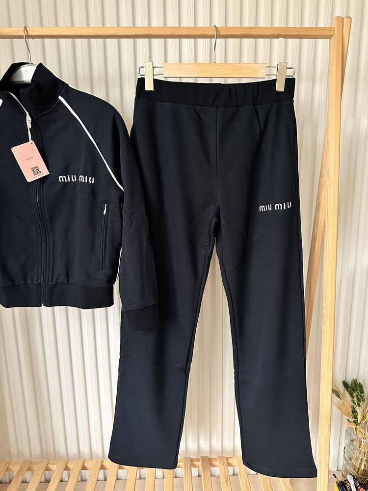 Продавам екипи на Barbour и Miu Miu