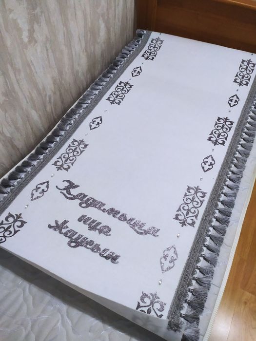 Продам Ак жол для Тусау кесу и костюм на мальчика