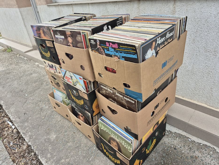 Vând Lot 900lp Discuri Vinil colectie muzică ușoară straină mixta