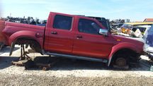 Dezmembrez Nissan Navara