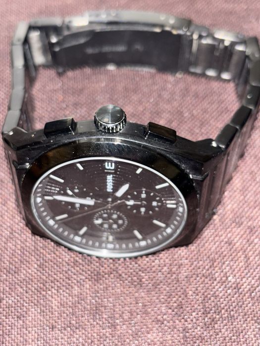 Часовник Fossil нов